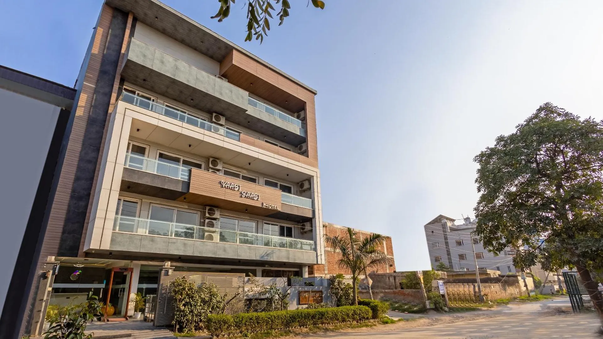 Hotel Bawa Gurgaon Medanta India